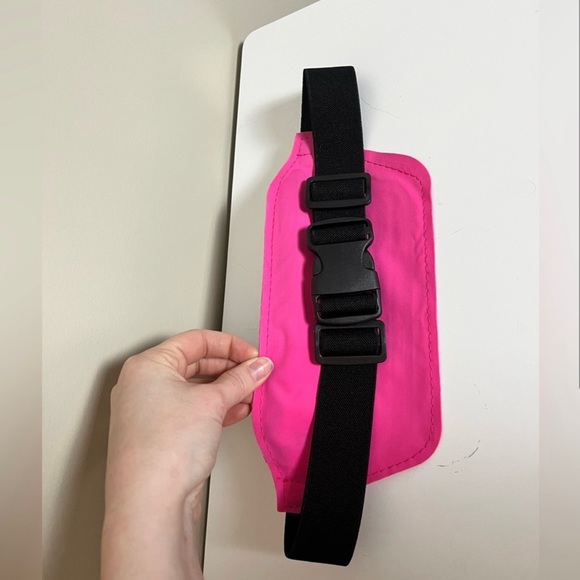 Hot pink fanny pack - Picture 2 of 2